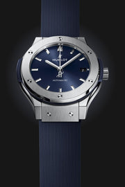 Hublot Classic Fusion Titanium 38mm Blu 565.NX.7170.RX - cassa titanio - cinturino caucciù blu - quadrante blu con datario