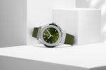 Load image into Gallery viewer, Hublot Classic Fusion Titanium Green 542.NX.8970.RX - cinturino caucciù verde scuro - cassa titanio - quadrante verde scuro con datario