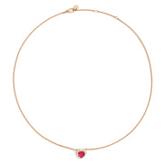 Collana Cuore DoDo in oro rosa 9K con rubino sintetico 0,6 ct e diamanti bianchi 0,11 ct, design romantico ed elegante.