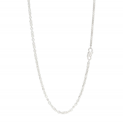 Collana Nodo elegante con design nodo simbolico, realizzata con materiali preziosi e finiture raffinate.