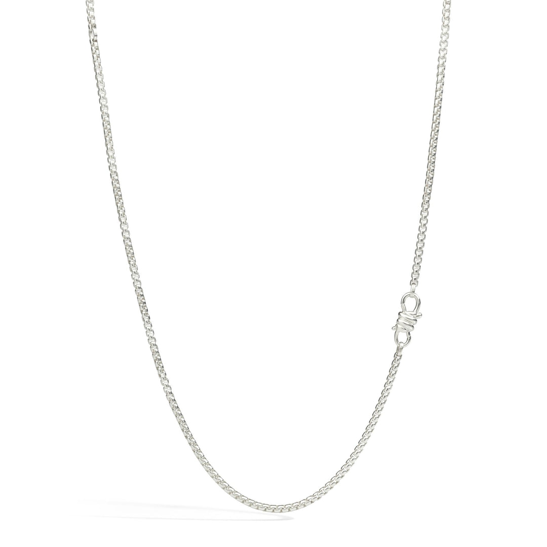 Collana Nodo DoDo in argento 925 con catena veneziana da 50 cm e chiusura a moschettone nodo.