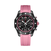 Quadrante rosa con indici luminescenti e datario a finestrella del Breitling Endurance Pro 38 X83310D41B1S1.