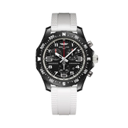 Quadrante nero con indicazioni cronografiche e datario del Breitling Endurance Pro 38 X83310A71B1S1.