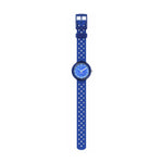 Load image into Gallery viewer, Dettaglio del cinturino in silicone blu bucherellato Flik Flak Fizz in Blue.
