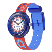 Orologio Flik Flak Know Your ABC modello FBNP244 con cassa blu in plastica, quadrante bianco e lancette rosse e blu per facile lettura dell’ora.