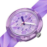 Load image into Gallery viewer, Vista laterale della cassa rotonda viola e fibbia viola dell’orologio Flik Flak Purple Prism.
