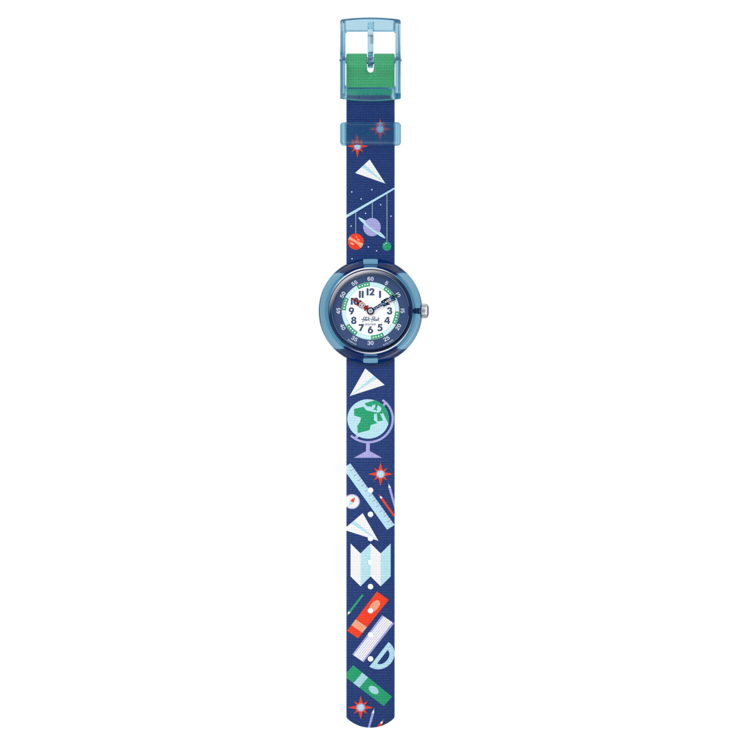 Vista frontale dell’orologio Flik Flak School Stuff FBNP245 con quadrante bianco e lancette colorate per facilitare l’apprendimento dell’ora.