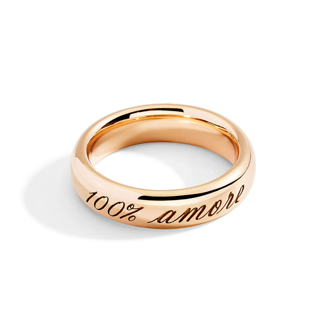 Gioiello anello Cuore in oro rosa con rubino sintetico, simbolo di amore puro e contemporaneo.
