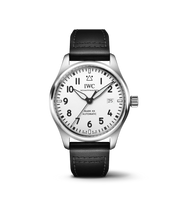 IWC Pilot’s Watch Mark XX IW328207 con cassa in acciaio 40 mm e quadrante bianco con numeri arabi neri.