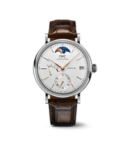 IWC Portofino Hand-Wound Moon Phase IW516401 con cassa in acciaio 45 mm e quadrante argentato con complicazioni.