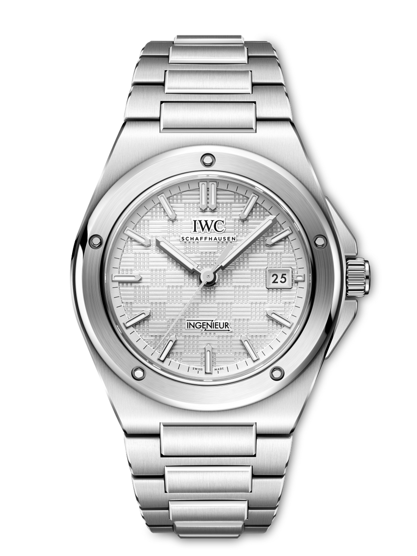 Quadrante argenté con datario e lancette rodiate luminescenti dell’IWC Ingenieur Automatic 40 IW328902.