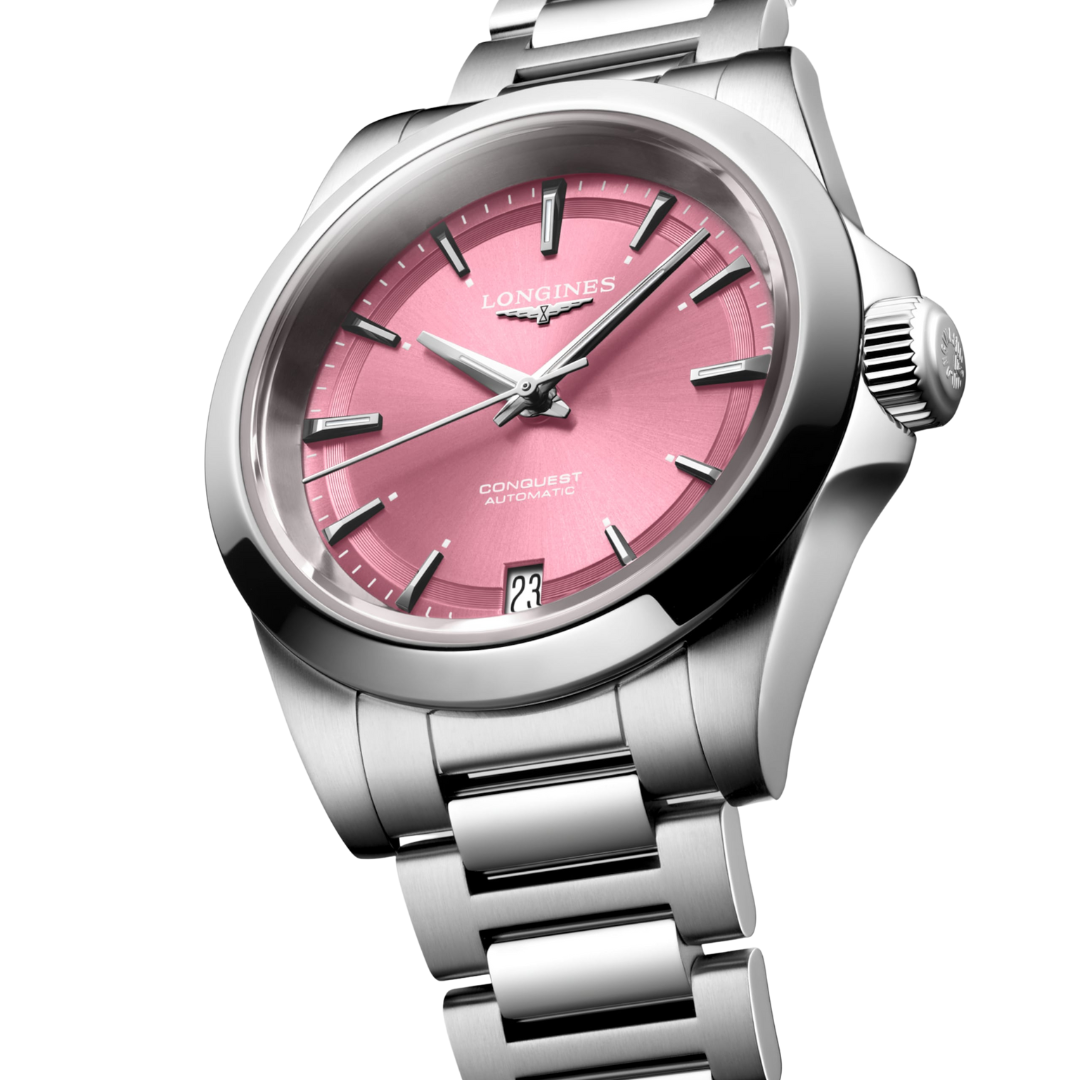 Il&nbsp;Longines Conquest L3.430.4.99.6&nbsp;è un orologio automatico da donna con cassa in acciaio inossidabile da 34 mm e quadrante rosa a lavorazione "a raggera". Elegante e funzionale, presenta indici applicati e lancette argentate luminescenti Swiss Super-LumiNova® per una leggibilità ottimale. Equipaggiato con il calibro automatico L888, dotato di bilanciere in silicio e riserva di carica di circa 72 ore, offre funzioni di ore, minuti, secondi e datario. La cassa è protetta da un vetro zaffiro antigra