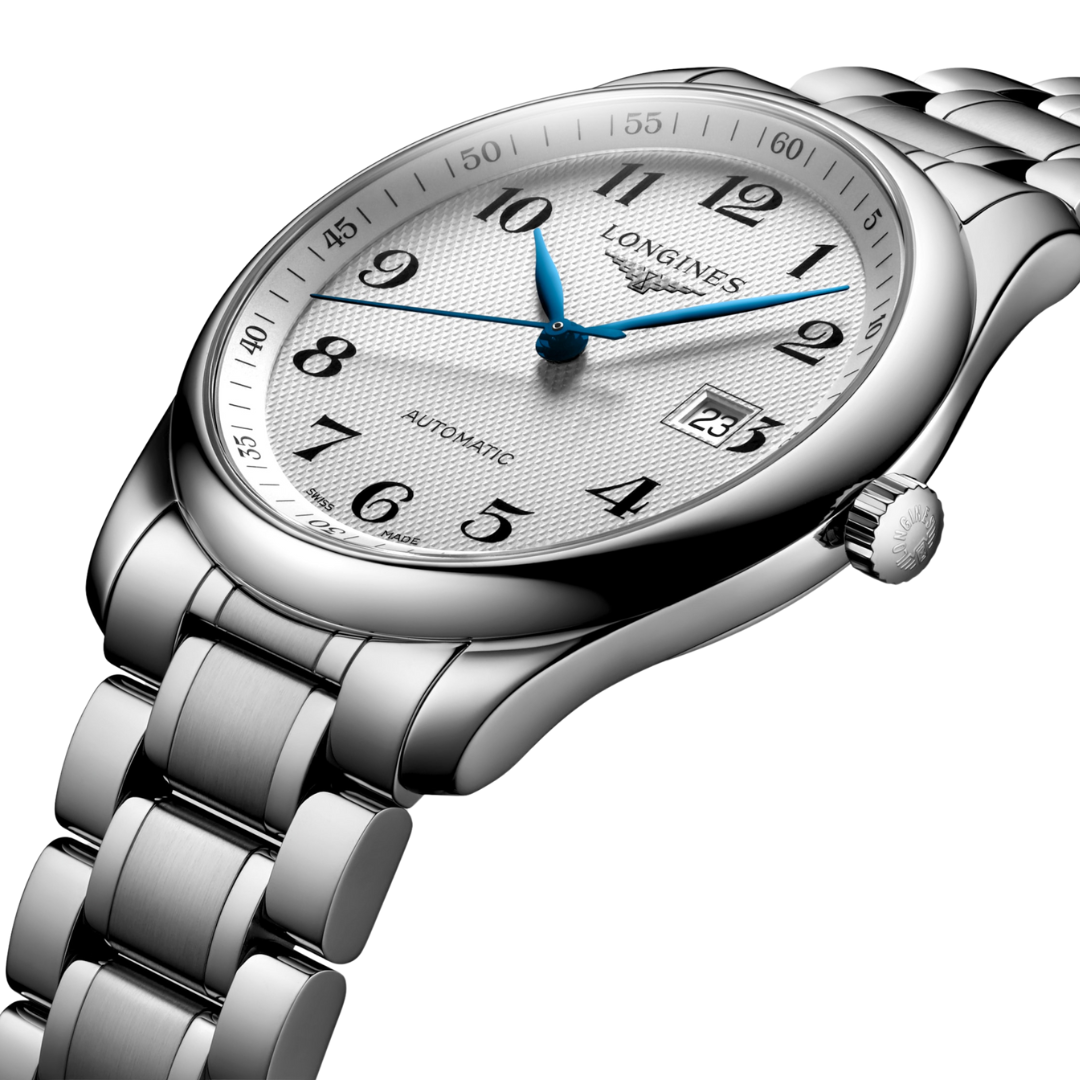 Cassa rotonda in acciaio inox da 40 mm con vetro zaffiro antigraffio multistrato antiriflesso e fondello avvitato trasparente del Longines Conquest 6