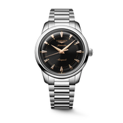 Orologio Longines Conquest Heritage L16504526 con cassa in acciaio da 40 mm, quadrante nero laccato lucido con indici applicati e lancette rosa, cinturino in pelle nera e vetro zaffiro antiriflesso.