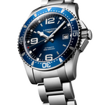 Load image into Gallery viewer, Cassa rotonda in acciaio inox da 41 mm con lunetta in ceramica nera girevole unidirezionale, vetro zaffiro antigraffio multistrato con trattamento antiriflesso e corona a vite del Longines HydroConquest
