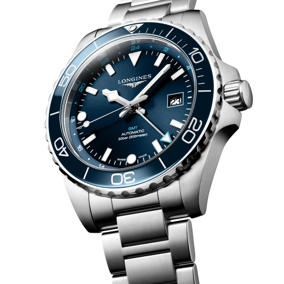 Fondello avvitato in acciaio inossidabile del Longines HydroConquest GMT con movimento meccanico automatico calibro L844 con spirale in silicio e riserva di carica di circa 72 ore, impermeabile fino a 30 bar