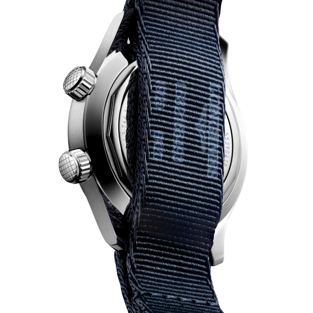 Cinturino in caucciù nero con stampa a maglia milanese e chiusura déployante in titanio dell'orologio Longines Legend Diver 39 mm