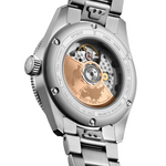 Load image into Gallery viewer, Vista laterale del Longines Master Collection L38035536 con cassa in acciaio lucido e cinturino in pelle marrone scuro con cuciture ton sur ton.
