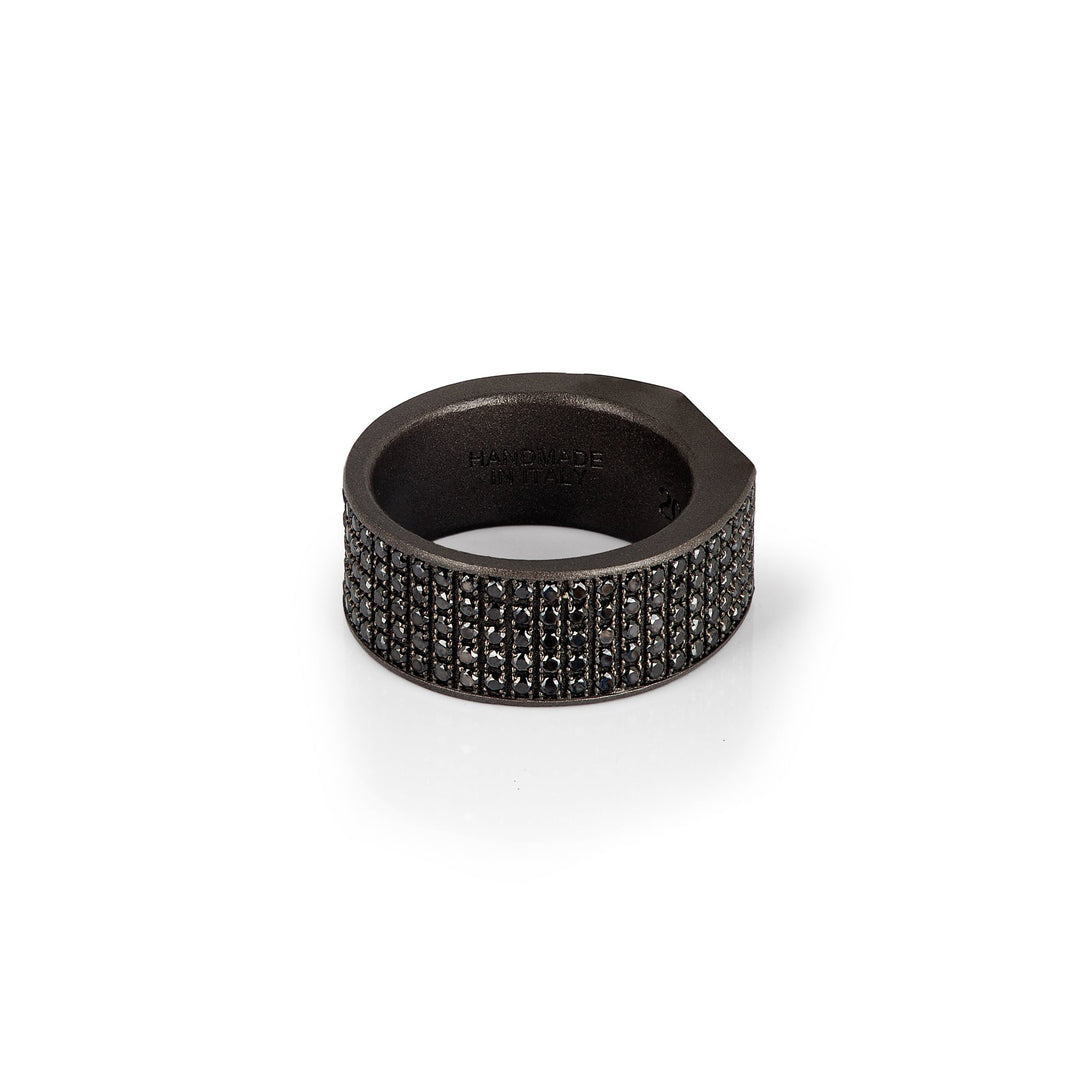 MANO|J Anello in titanio incassato con diamanti black MINANTBMUT_21