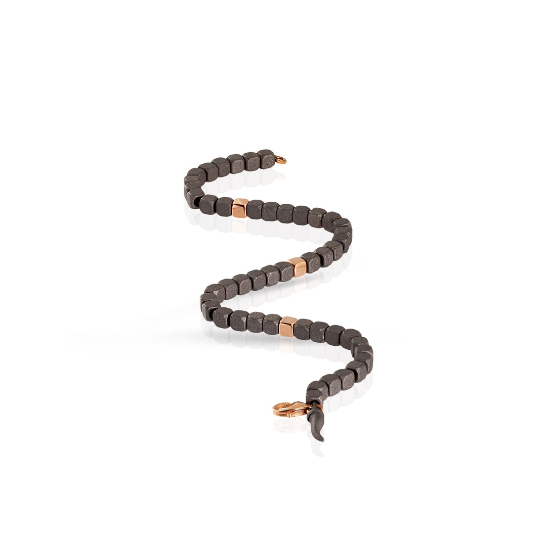 MANO|J Bracciale con cubi in titanio e oro rosso MINBRT3RGCUP