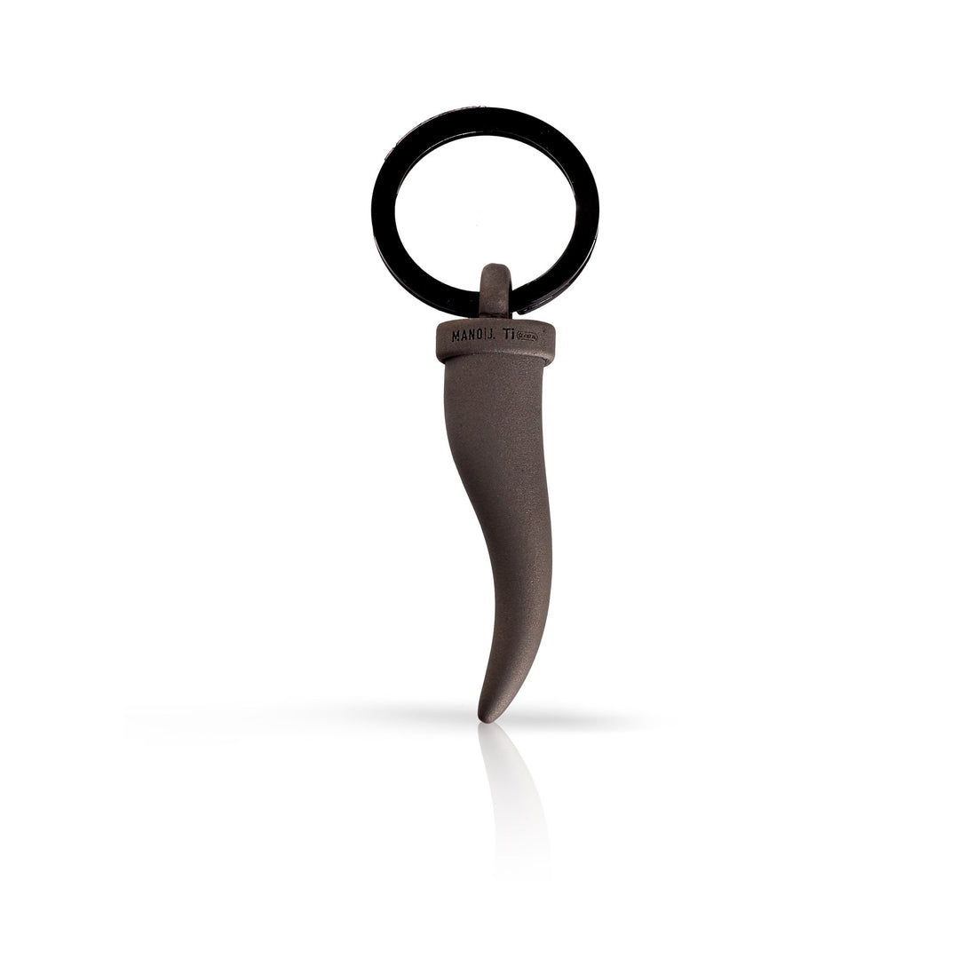 MANO|J Portachiavi in titanio con cornetto grande e diamanti black MINPCHTBPCH