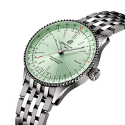 Profilo laterale della cassa rotonda in acciaio inox lucido con vetro zaffiro bombato antiriflesso.