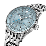 Profilo laterale della cassa rotonda in acciaio inossidabile con vetro zaffiro bombato antiriflesso del Navitimer GMT 41.