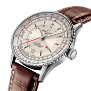 Profilo laterale della cassa rotonda in acciaio inossidabile con vetro zaffiro bombato antiriflesso del Navitimer GMT 41.