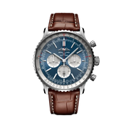 Quadrante classico con indici luminescenti e lancette a bastone del Breitling Navitimer B01 Chronograph 46 AB0137211C1P1 in acciaio inox.