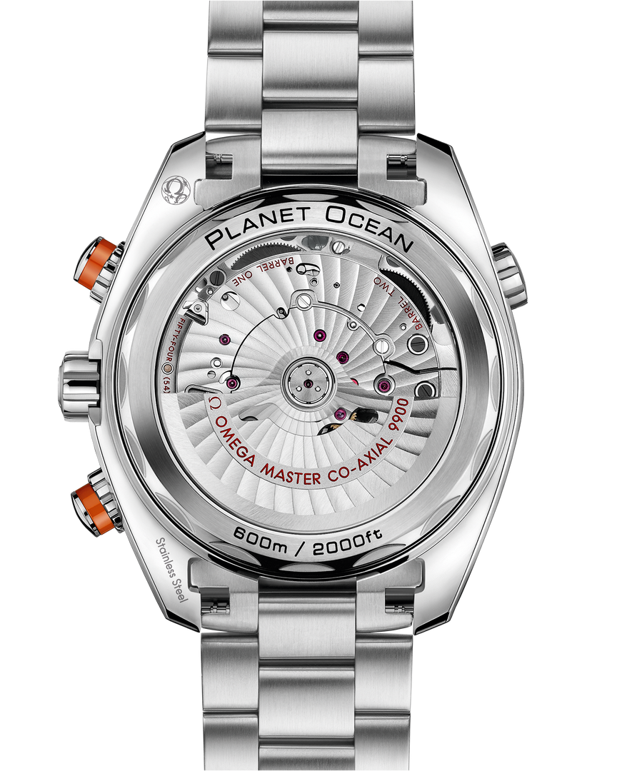Cassa in acciaio inox da 45,5 mm con lunetta girevole in ceramica arancione e dettagli in gomma arancione dell’Omega Seamaster Planet Ocean 600M