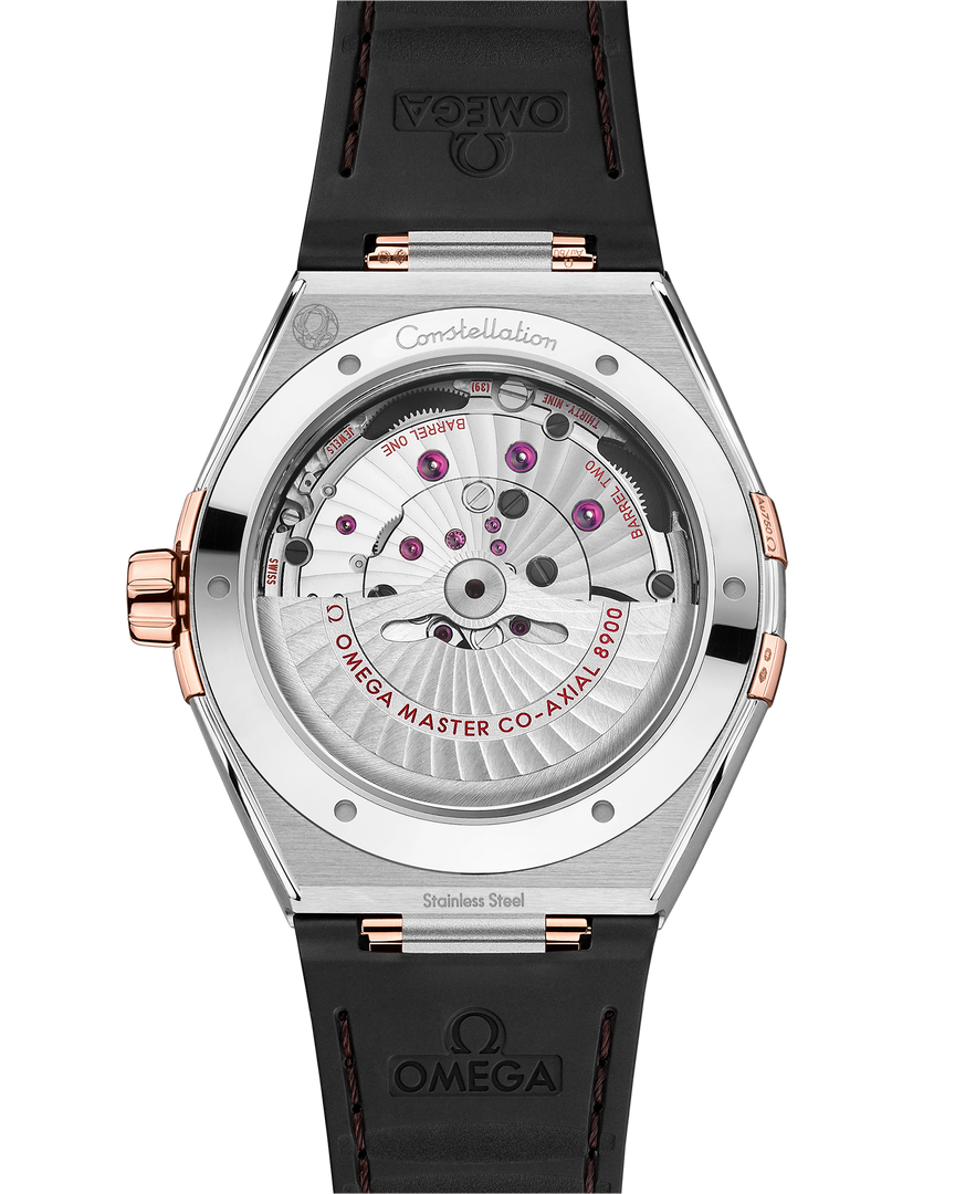 Fondello in vetro zaffiro trasparente dell’Omega Constellation con movimento automatico Co-Axial Master Chronometer calibro 8900 visibile