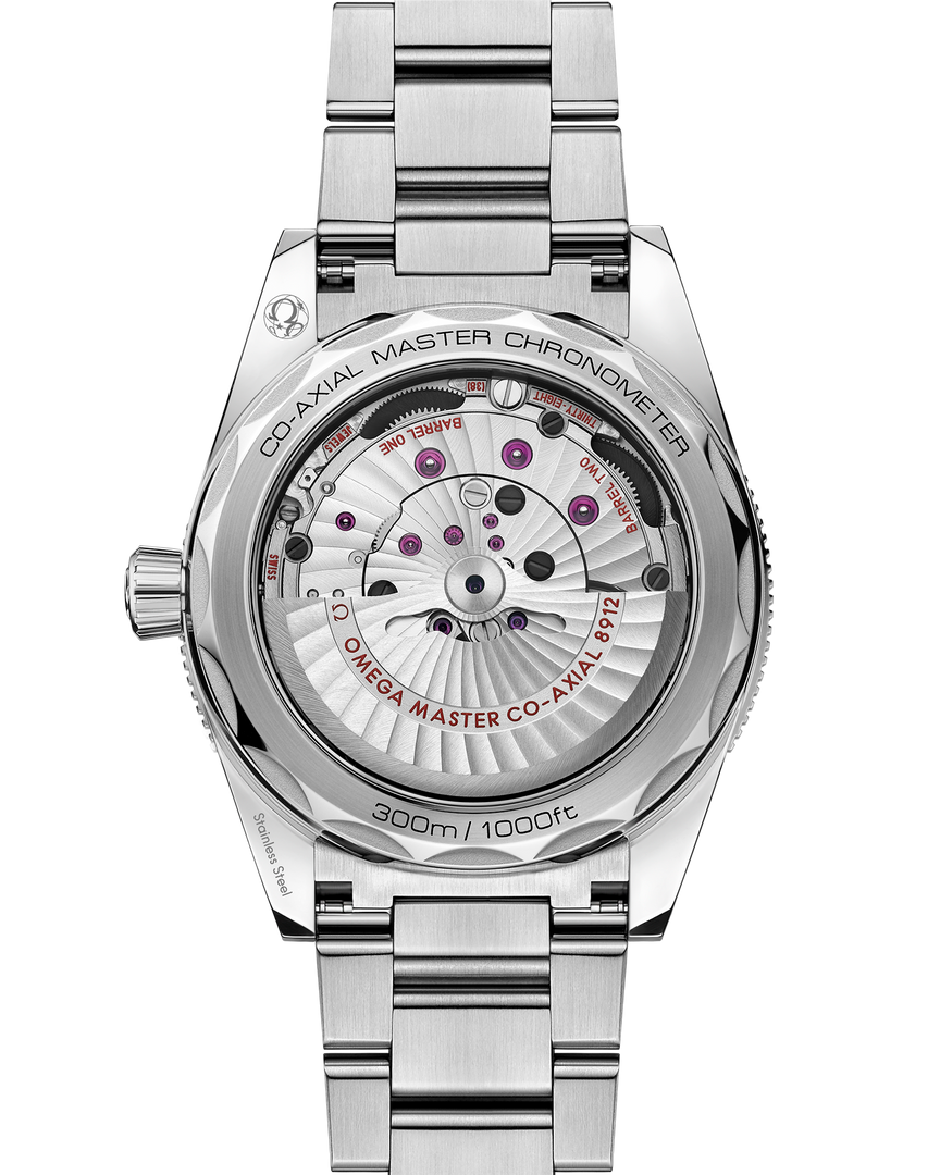 Cassa in acciaio inox da 41 mm con lunetta unidirezionale in alluminio anodizzato blu e scala graduata in Super-LumiNova