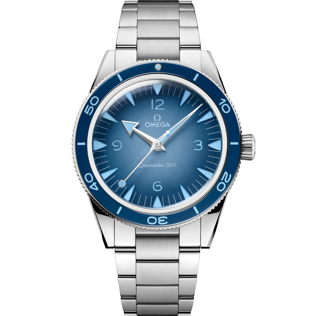 Quadrante blu sfumato 'Summer Blue' con indici e numeri arabi rodiati riempiti di Super-LumiNova blu dell’Omega Seamaster 300 41 mm