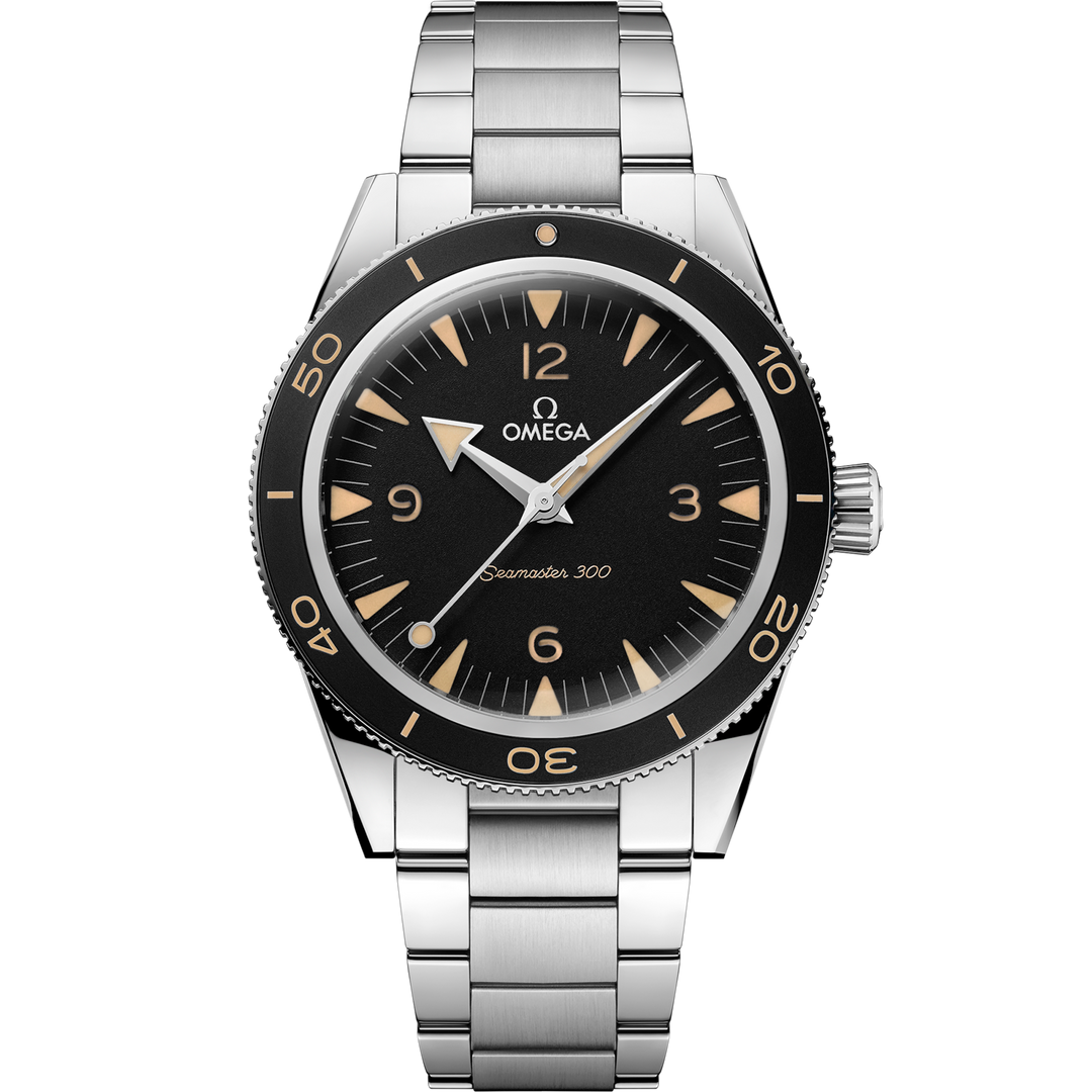 Quadrante nero opaco con indici a bastone e numeri arabi a ore 12, 3, 6, 9 con Super-LumiNova vintage dell’Omega Seamaster 300 41 mm