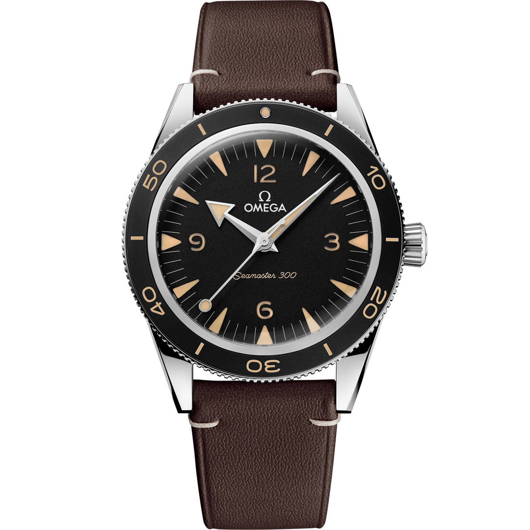 Quadrante nero opaco con indici a bastone e numeri arabi a ore 12, 3, 6, 9 con Super-LumiNova vintage dell’Omega Seamaster 300 41 mm