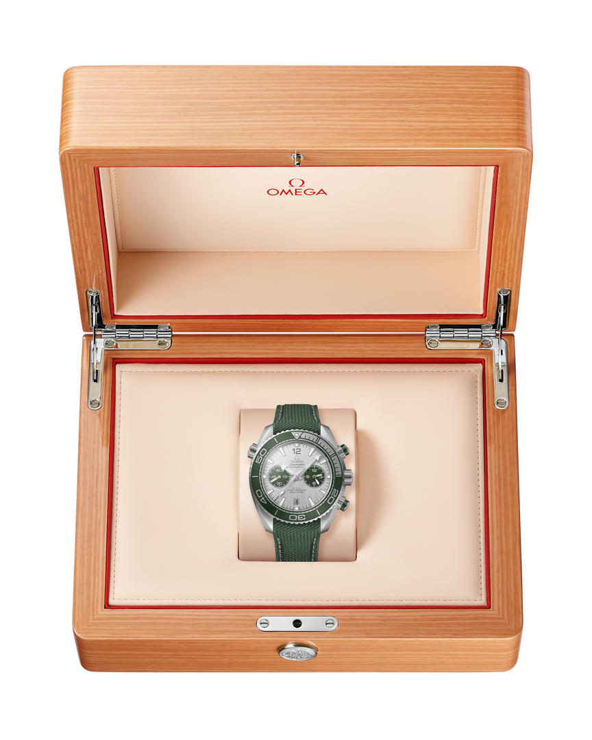 Fondello NAIAD LOCK in vetro zaffiro con incisione cavalluccio marino e cinturino in gomma verde con dettaglio cuciture grigie e verdi