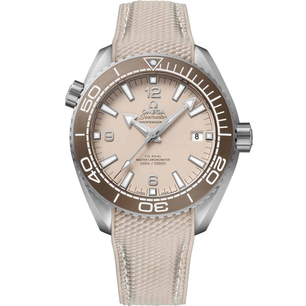 Quadrante sabbiato color crema dell’Omega Seamaster Planet Ocean 600M 43,5 mm con indici a bastone PVD acciaio grigio e lancette con Super-LumiNova bianca