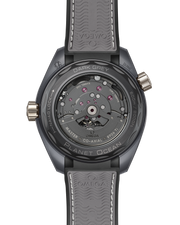 Cassa da 45,5 mm in ceramica siliconica nitride con lunetta girevole in ceramica grigia e anello in titanio grado 5 con dettagli arancioni