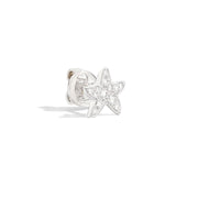 Mono orecchino Stellina DoDo in oro bianco 18K con 13 diamanti bianchi (0,15 ct), elegante e luminoso.