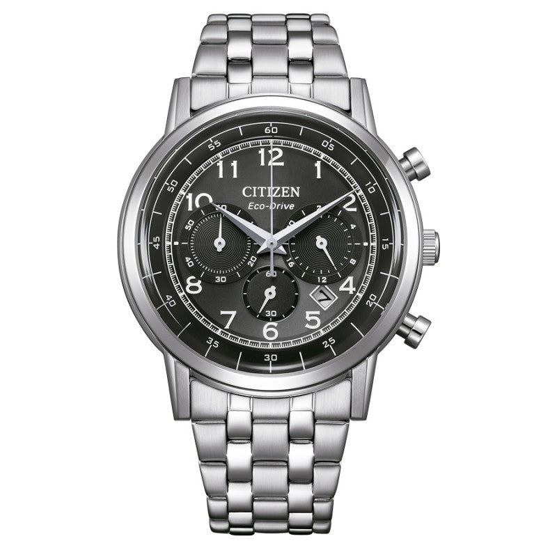 Orologio Citizen Chrono Of 2025 con quadrante nero, cassa in acciaio e cinturino in pelle nera."
