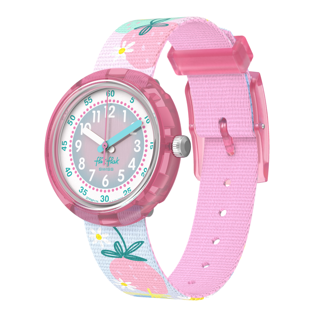 Orologio Flik Flak Berry Nice FPNP175 con cassa rosa in plastica biobased e quadrante bianco con decorazioni di fragole e fiori.