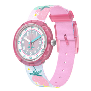 Orologio Flik Flak Berry Nice FPNP175 con cassa rosa in plastica biobased e quadrante bianco con decorazioni di fragole e fiori.