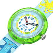 Vista laterale della cassa verde in plastica di origine biologica e fibbia del cinturino.