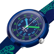 Dettaglio del cinturino tessile fantasia blu con disegni tecnologici e dinosauri.