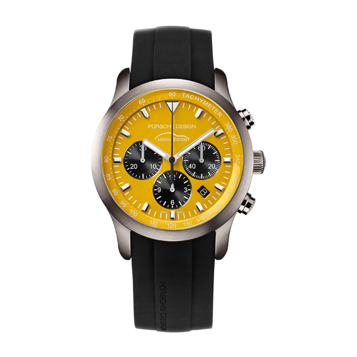 Quadrante giallo del Porsche Design PTC 911 Limited Edition con indici e lancette luminescenti, dettagli cronografo e datario