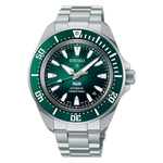 Load image into Gallery viewer, Quadrante verde smeraldo con finitura ondulata che richiama la superficie increspata del mare, indici e lancette luminescenti dell&#39;orologio Seiko Prospex Mare PADI Special Edition
