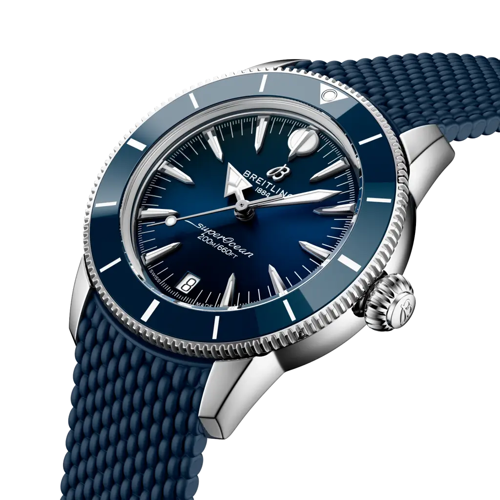 Profilo laterale della cassa in acciaio inossidabile da 36 mm con vetro zaffiro bombato antiriflesso e lunetta unidirezionale del modello Superocean Heritage Automatic 36.