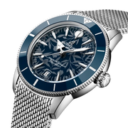 Profilo laterale della cassa in acciaio inossidabile con vetro zaffiro bombato e lunetta unidirezionale del modello Kelly Slater.