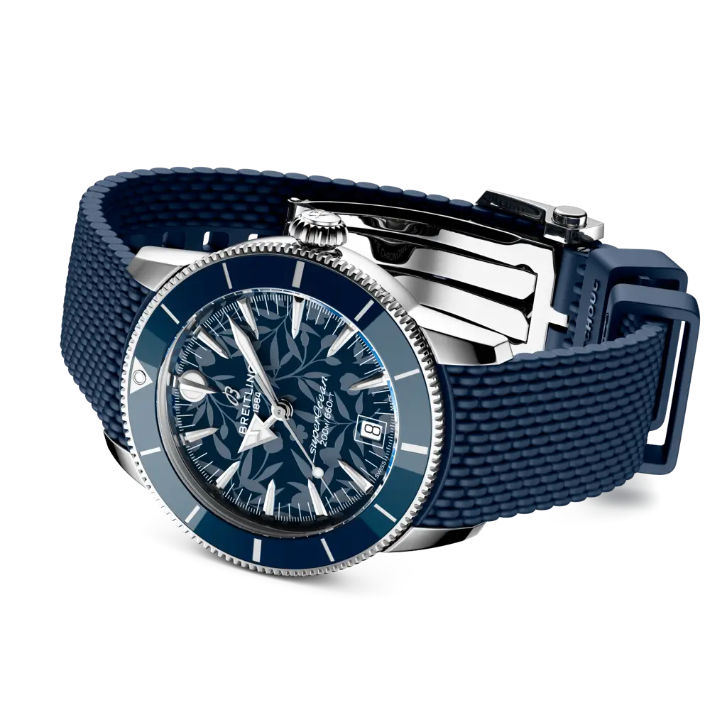 Cinturino blu in caucciù con chiusura pieghevole in acciaio inossidabile del Breitling Superocean Heritage B31 Automatic 40 Kelly Slater.