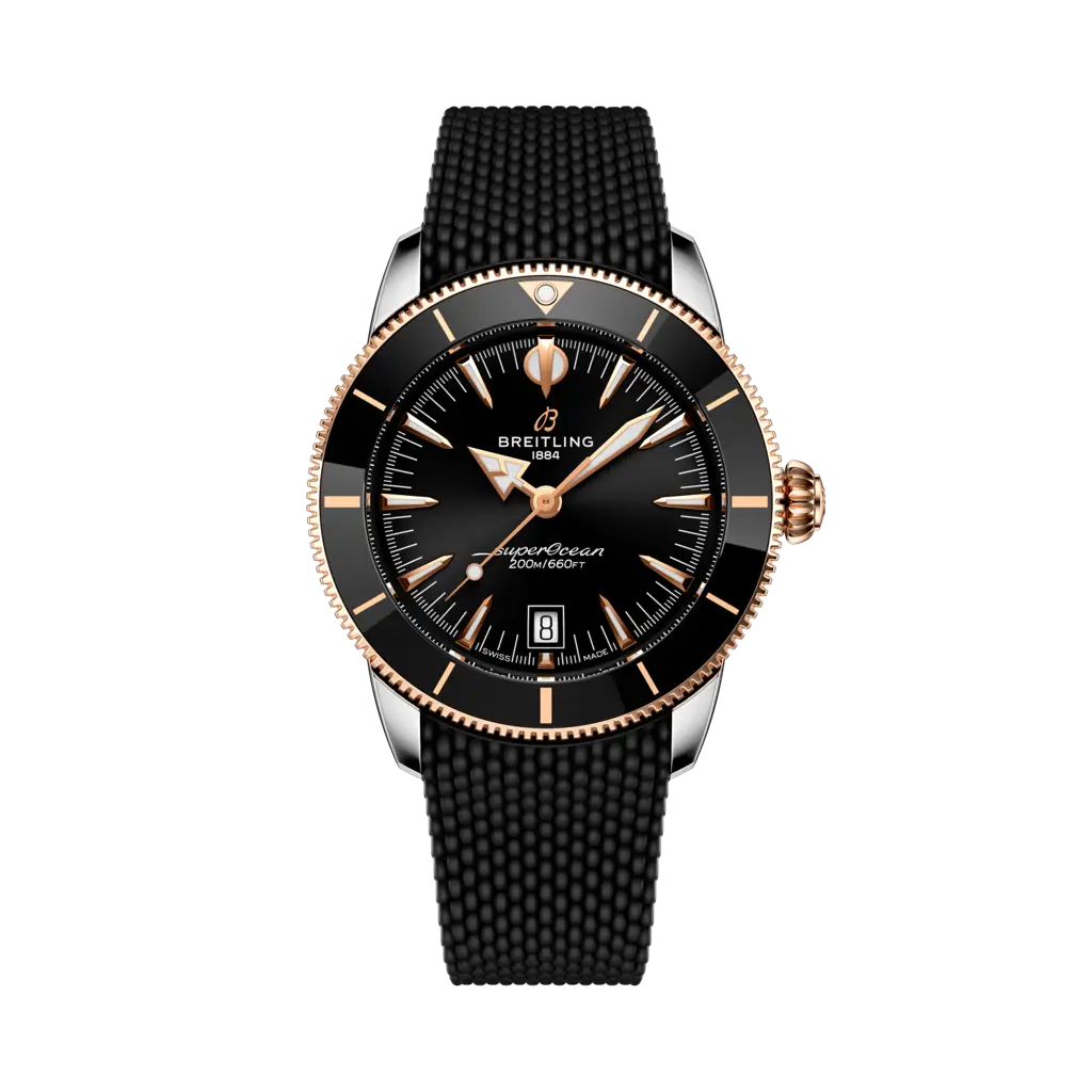 Quadrante nero sunburst con indici luminescenti a bastone e datario a finestrella del Breitling Superocean Heritage B31 Automatic 42 UB3111241B1S1.